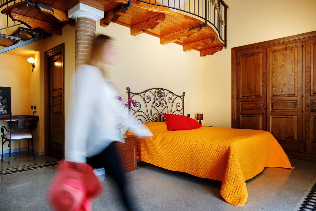 マッサ・ルブレンセ Relais Il Pennino Bed & Breakfast エクステリア 写真