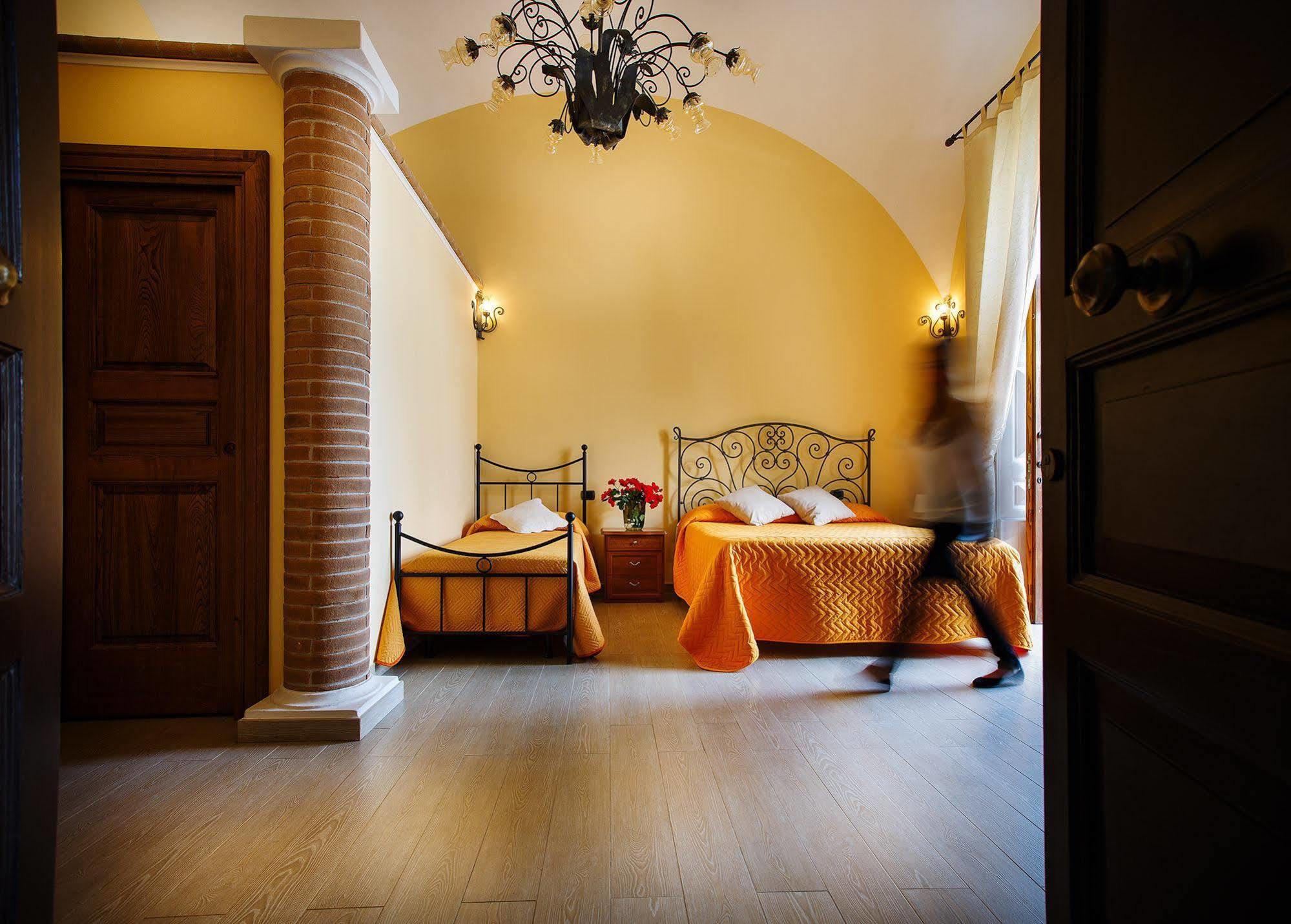 マッサ・ルブレンセ Relais Il Pennino Bed & Breakfast エクステリア 写真
